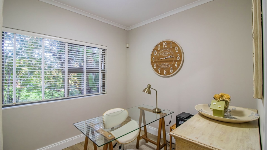 5 Bedroom Property for Sale in Beacon Bay Eastern Cape